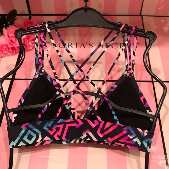 PINK 💖 Victoria Secrets💖 Bonded No Show Bralette - Picture 2 of 4